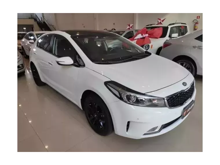 KIA Cerato Branco 7