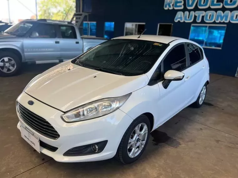 Ford Fiesta Branco 2