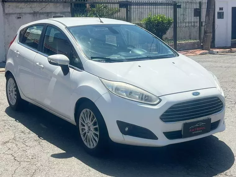 Ford Fiesta Branco 6