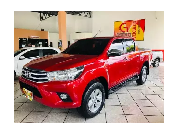 Toyota Hilux Vermelho 4