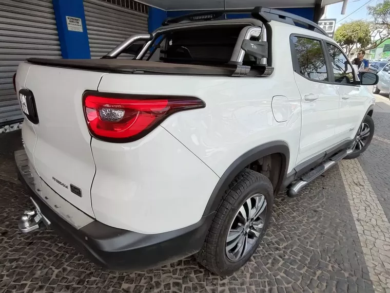 Fiat Toro Branco 10