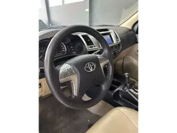 Toyota Hilux SW4