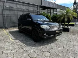 Toyota Hilux SW4
