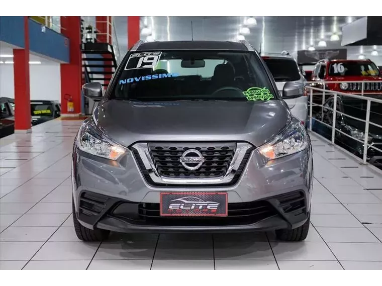 Nissan Kicks Cinza 12