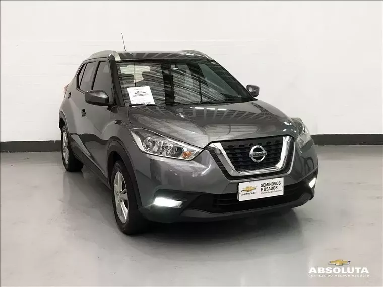 Nissan Kicks Cinza 3