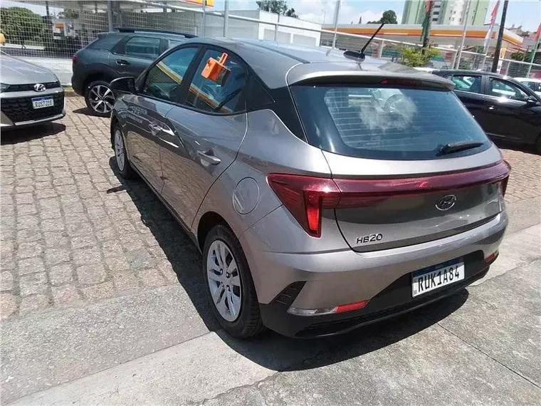 Hyundai HB20 Prata 2