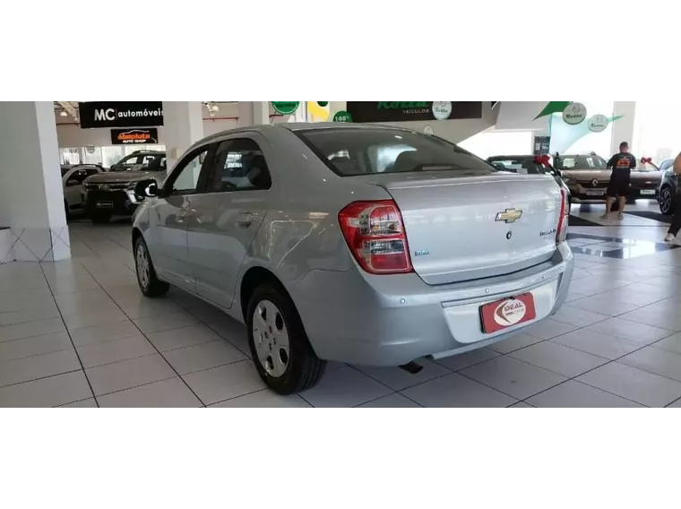 Chevrolet Cobalt Prata 11