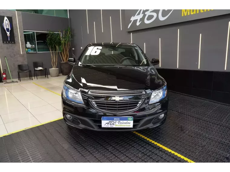 Chevrolet Onix Preto 11