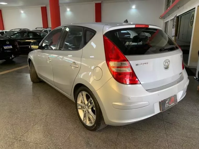 Hyundai I30 Prata 16