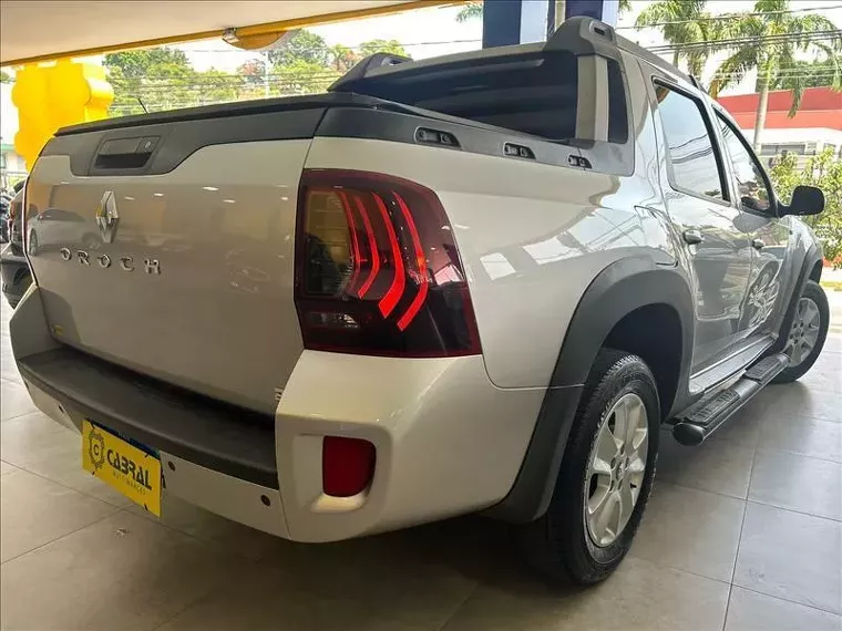 Renault Duster Oroch Prata 4