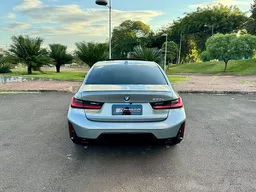 BMW 330e