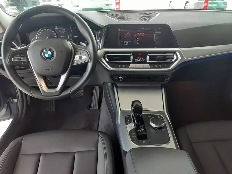 BMW 320i Cinza 6