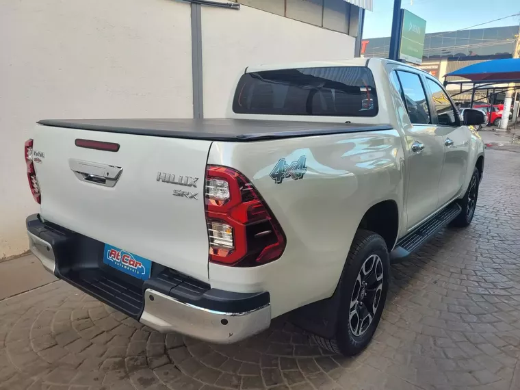 Toyota Hilux Branco 2