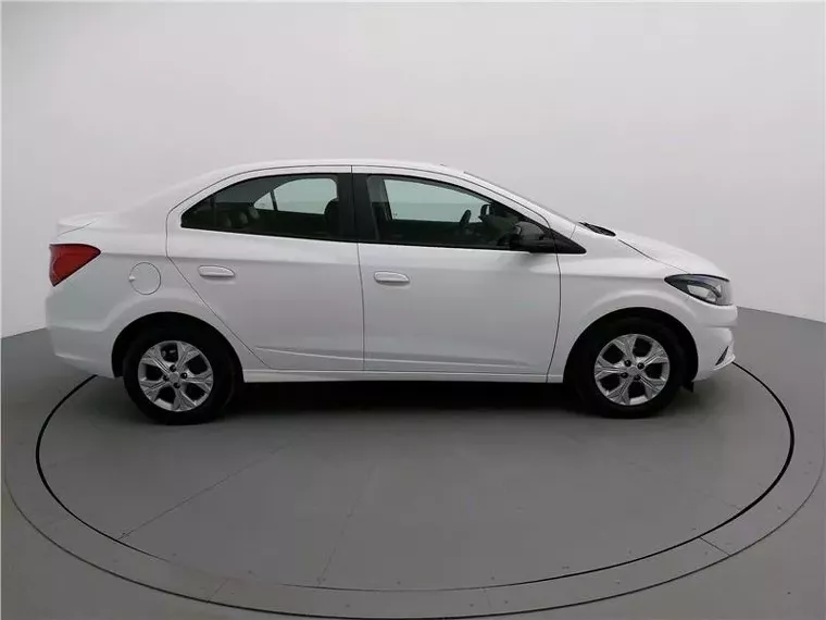 Chevrolet Onix Branco 2