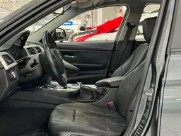 BMW 320i