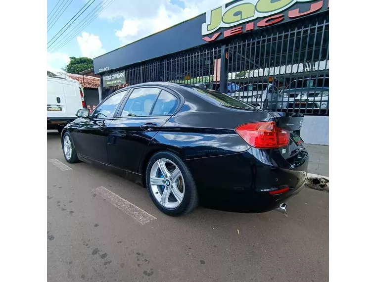 BMW 320i Preto 17