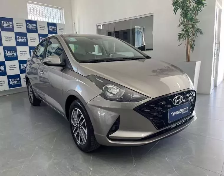 Hyundai HB20S Prata 10