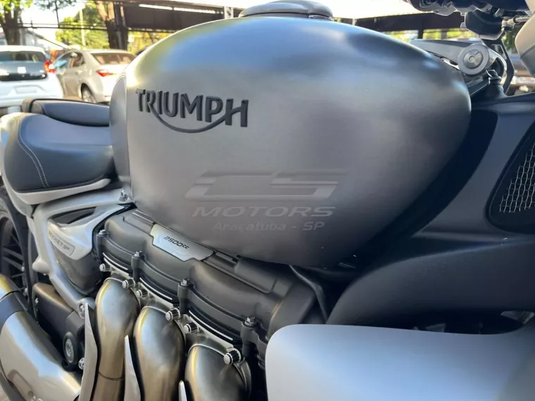 Triumph Rocket III Prata 5