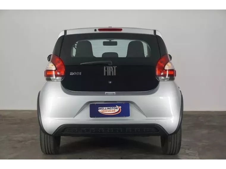 Fiat Mobi Prata 5