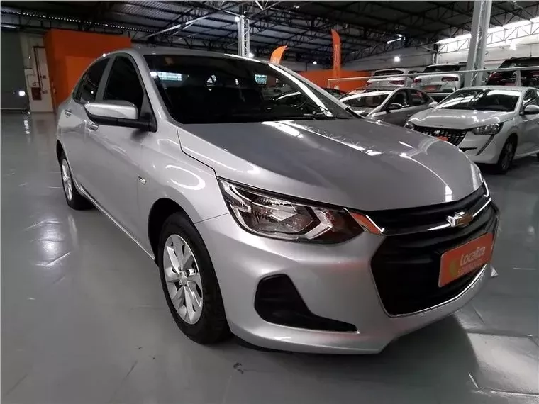 Chevrolet Onix Prata 7