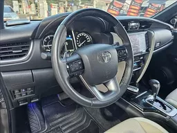 Toyota Hilux SW4