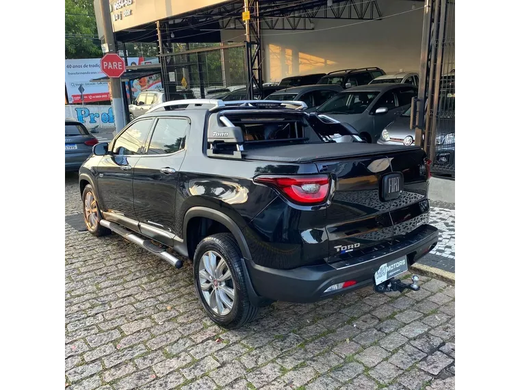 Fiat Toro Preto 6