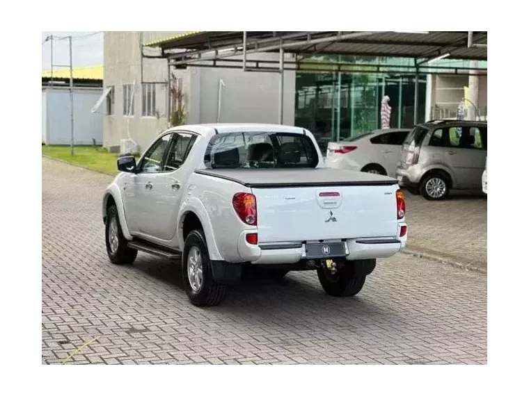 Mitsubishi L200 Triton Branco 8