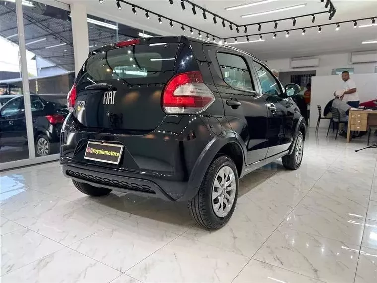 Fiat Mobi Preto 11