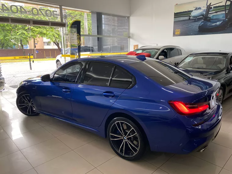 BMW 330e Azul 11