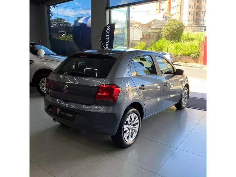 Volkswagen Gol Cinza 10