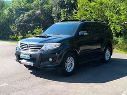 Toyota Hilux SW4