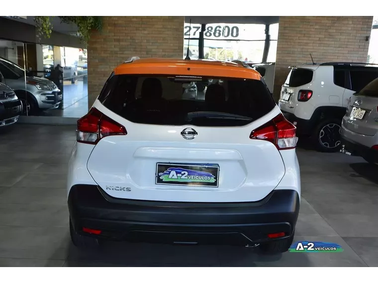 Nissan Kicks Branco 2