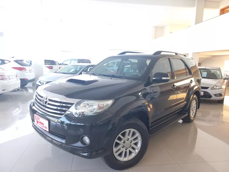 Toyota Hilux SW4 Preto 9