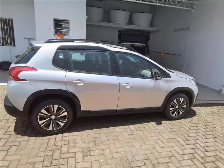 Peugeot 2008 Prata 3