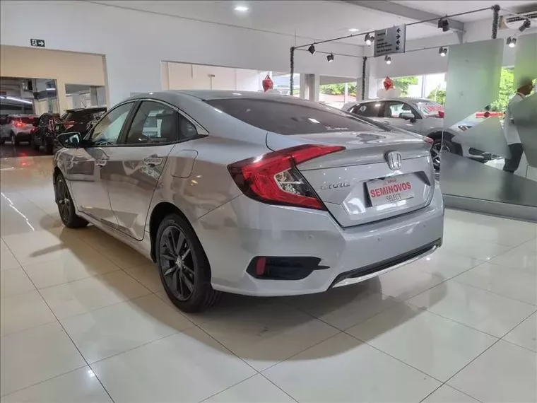 Honda Civic Prata 10