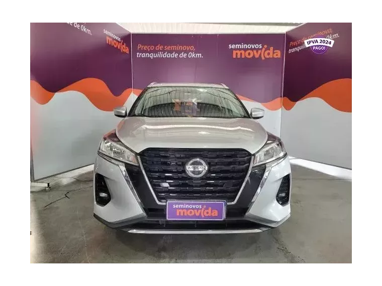 Nissan Kicks Prata 3