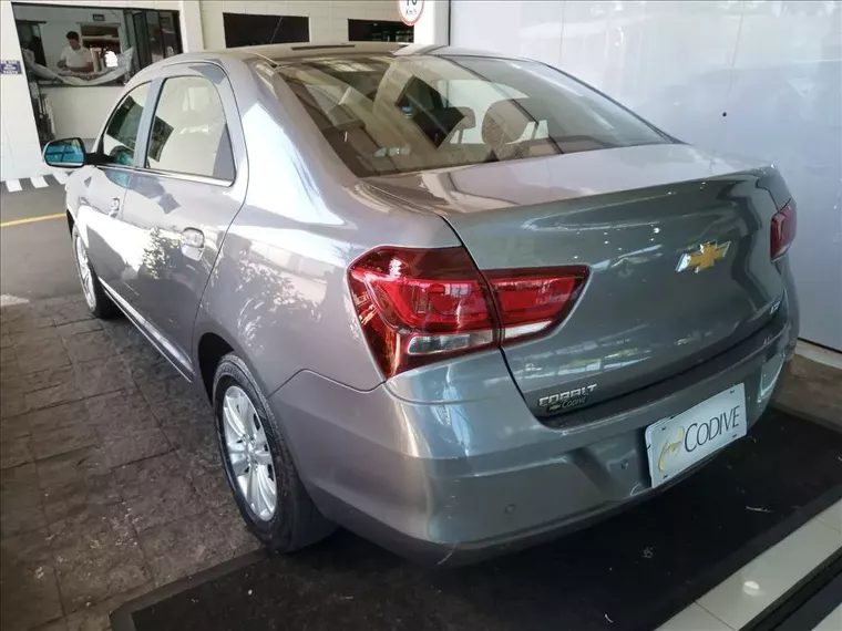 Chevrolet Cobalt Cinza 11