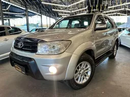 Toyota Hilux SW4