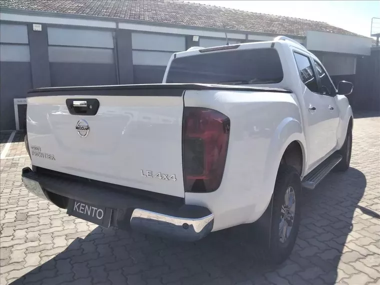 Nissan Frontier Branco 14