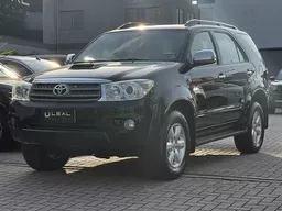 Toyota Hilux SW4