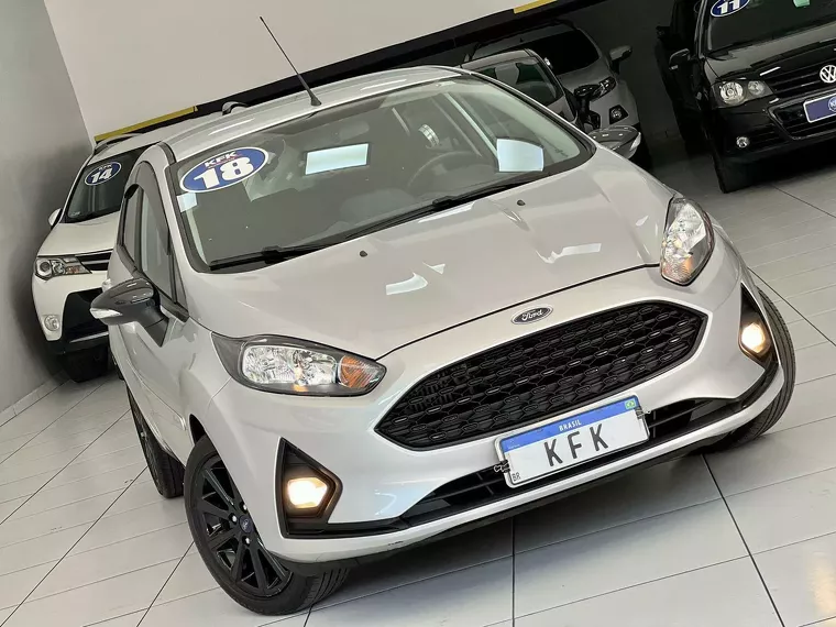 Ford Fiesta Prata 5