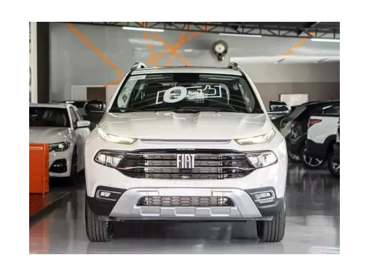 Fiat Toro Branco 1