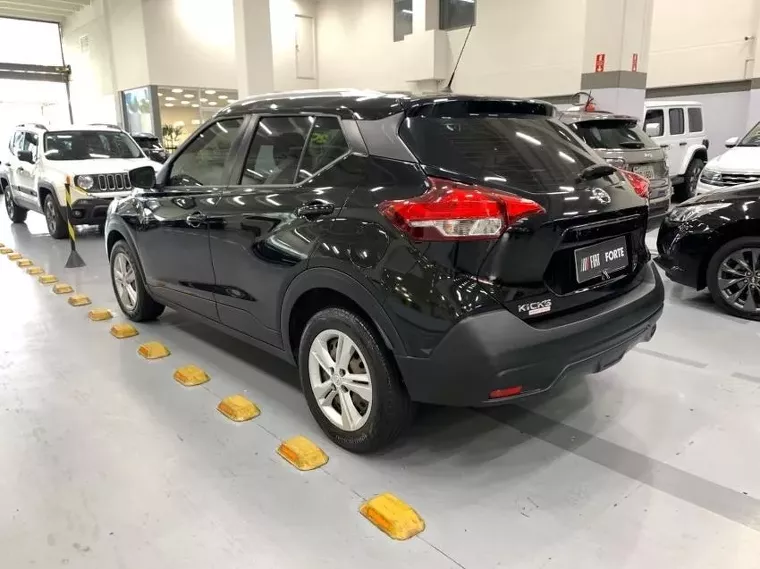 Nissan Kicks Preto 7