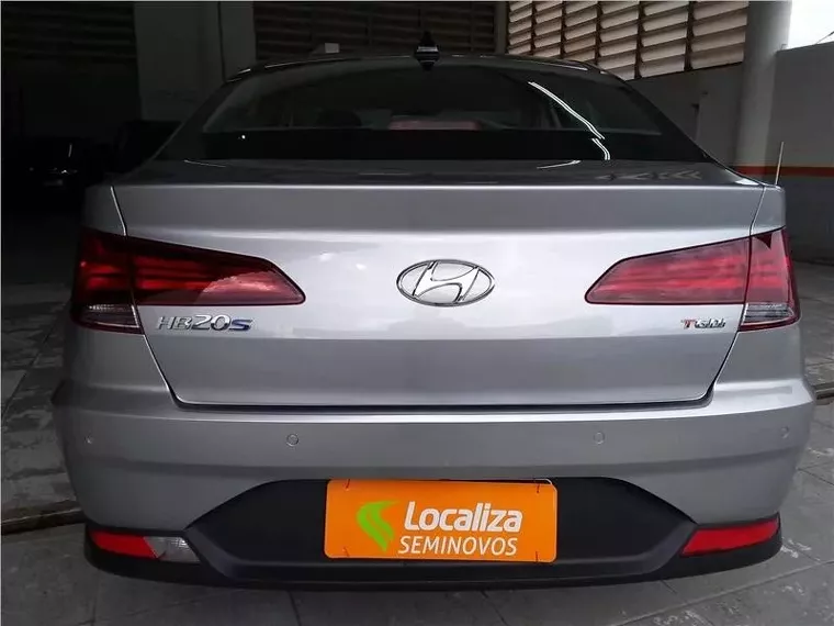 Hyundai HB20S Prata 8