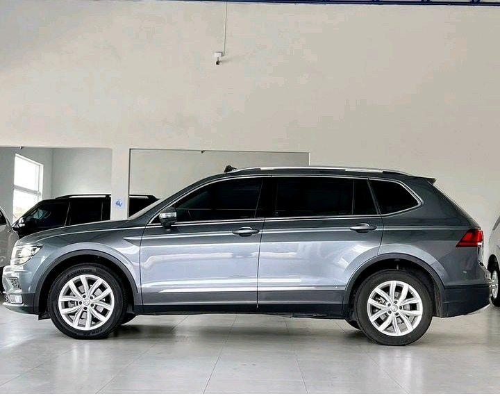 Volkswagen Tiguan Cinza 1