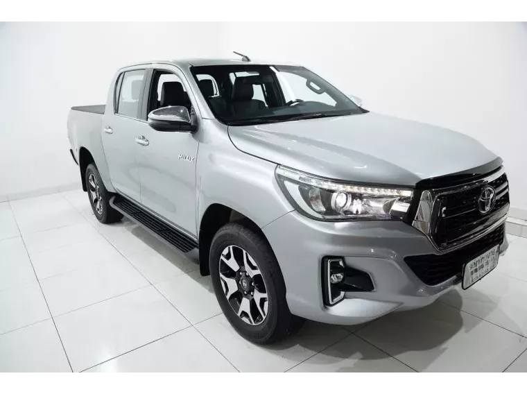 Toyota Hilux Prata 13