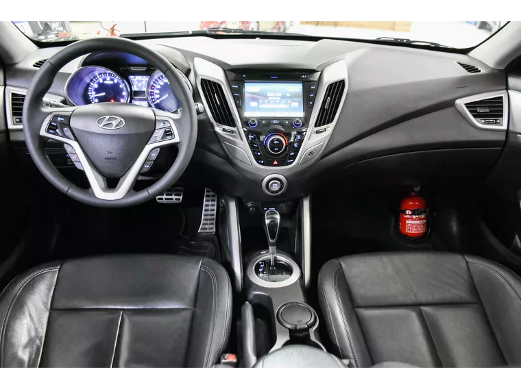 Hyundai Veloster Preto 20