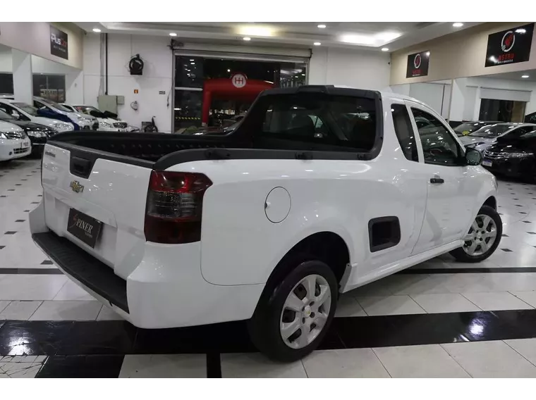 Chevrolet Montana Branco 2