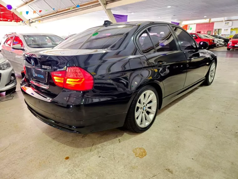 BMW 320i Preto 6