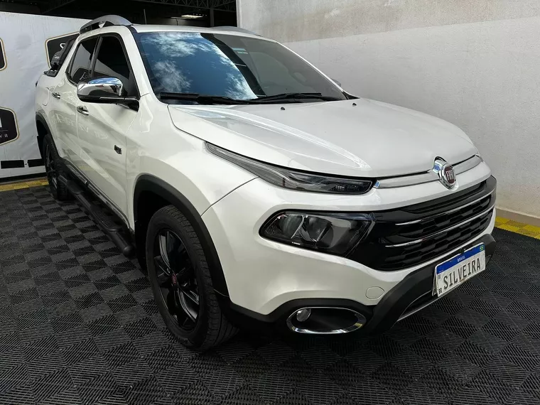 Fiat Toro Branco 1